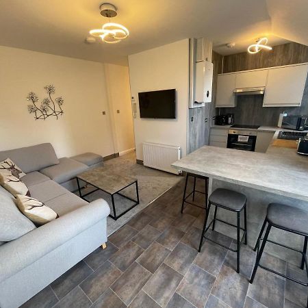 Crown Aros Beag, Ultra City Central 2 Bedroom Apartment With Free Parking Onsite إينفيرنيس المظهر الخارجي الصورة