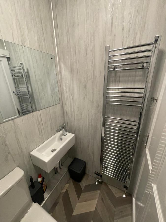 Crown Aros Beag, Ultra City Central 2 Bedroom Apartment With Free Parking Onsite إينفيرنيس المظهر الخارجي الصورة
